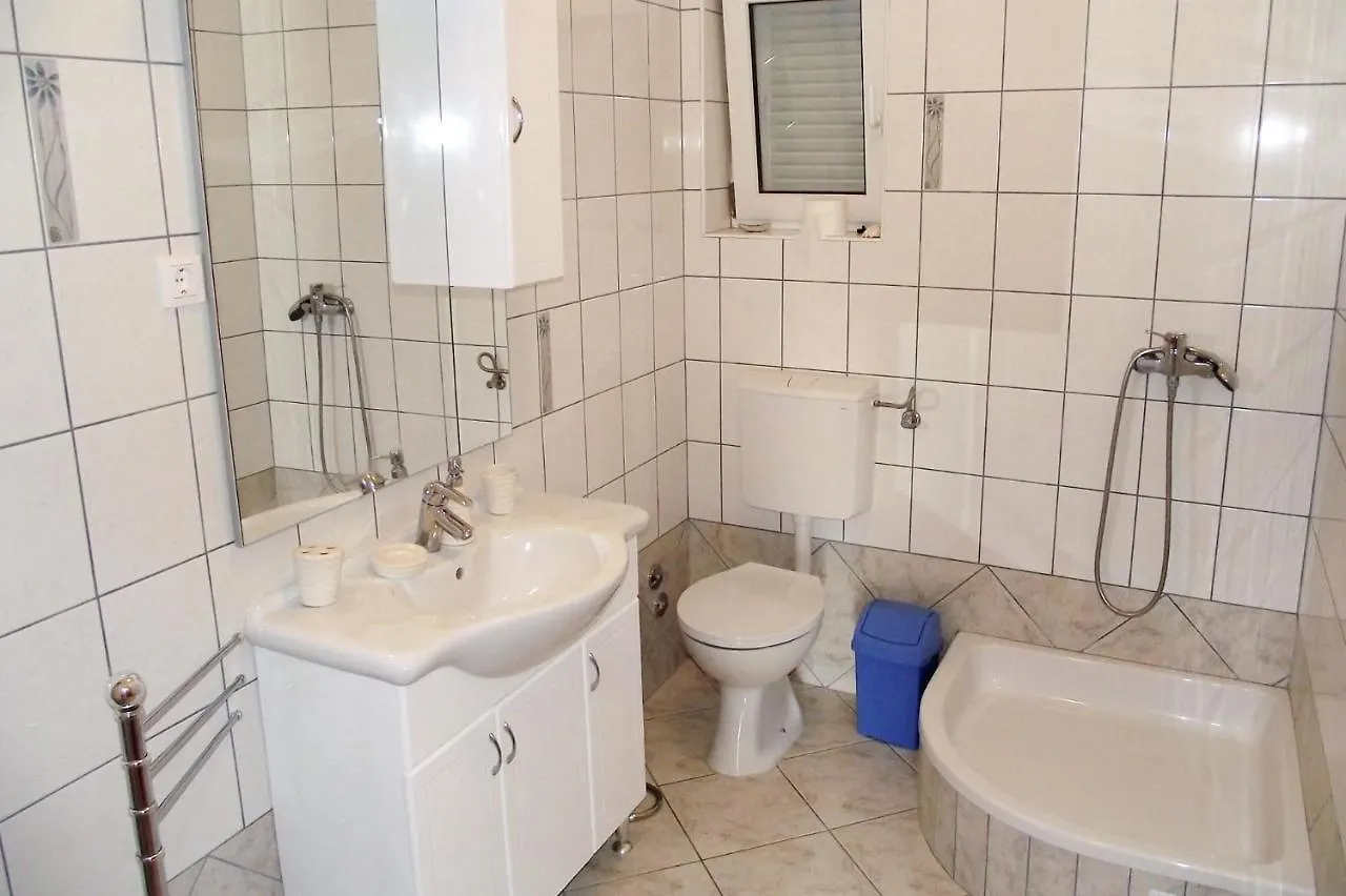 Apartments With A Swimming Pool Novi Vinodolski - 5479