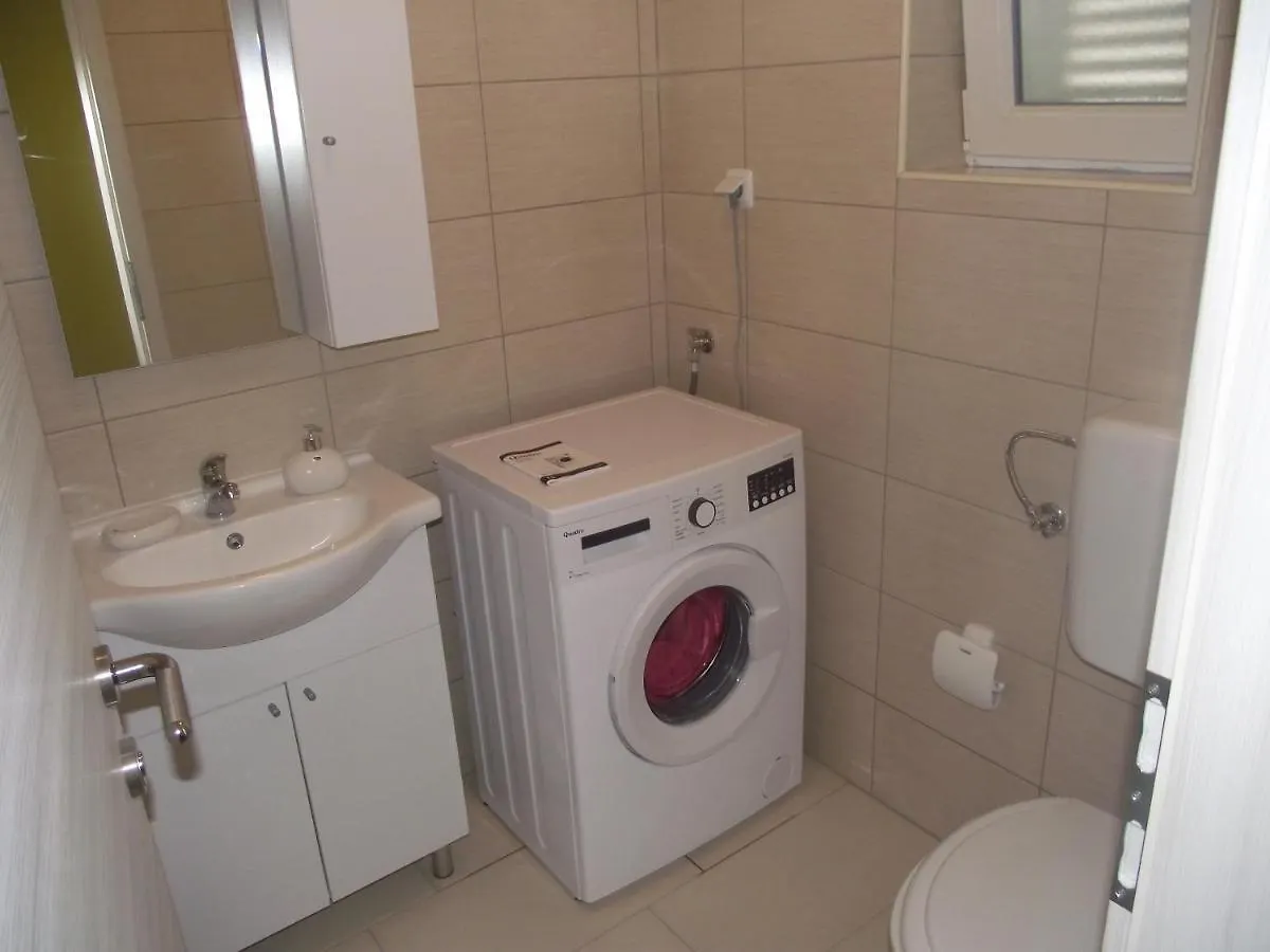 Apartments With A Swimming Pool Novi Vinodolski - 5479