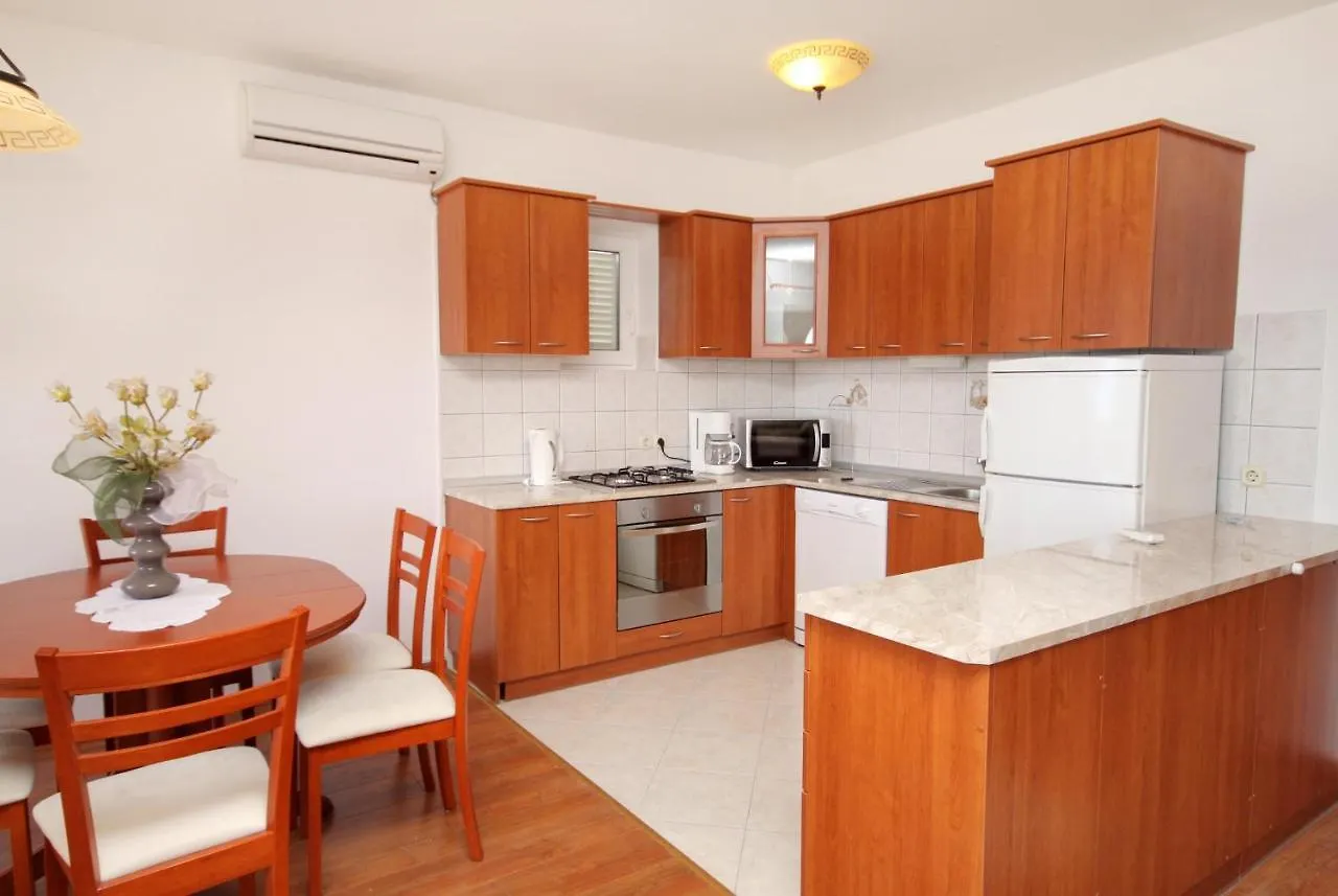 Apartments With A Swimming Pool Novi Vinodolski - 5479